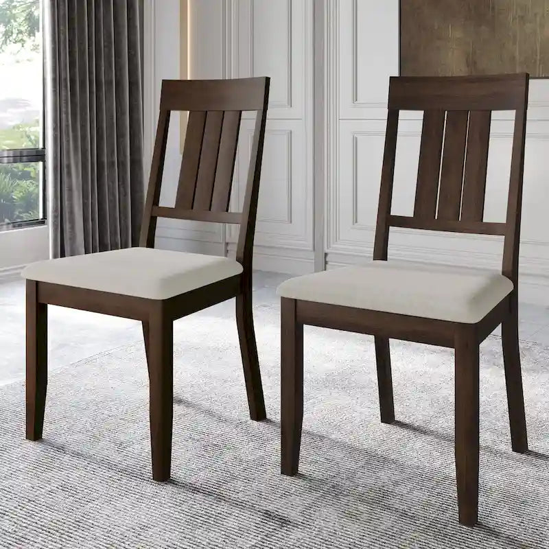 Chaises de salle à manger classiques en bois