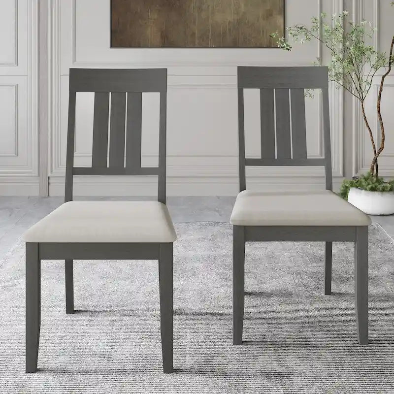 Chaises de salle à manger classiques en bois