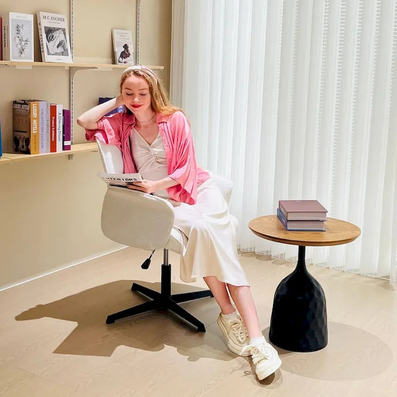Fauteuil d'appoint rembourré pivotant avec accoudoirs