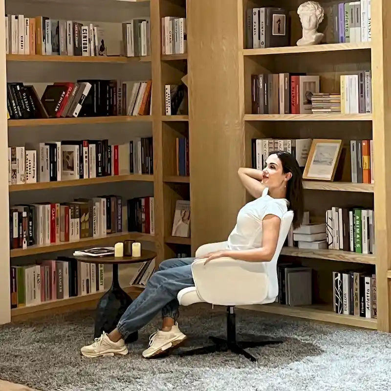Fauteuil d'appoint rembourré pivotant avec accoudoirs